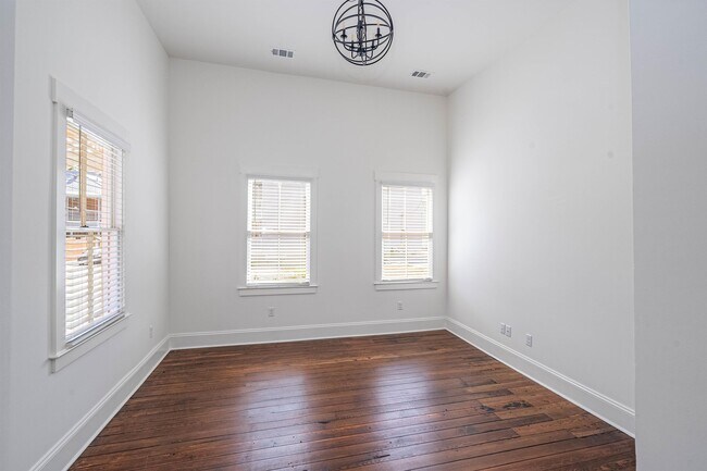 Building Photo - 1401 Jefferson St