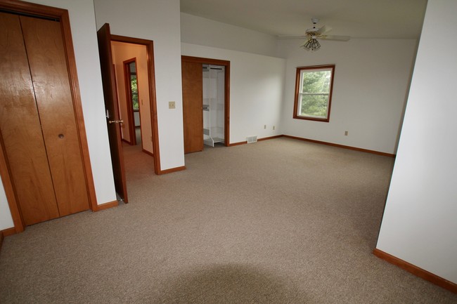 Building Photo - 1220 Ostrander Rd