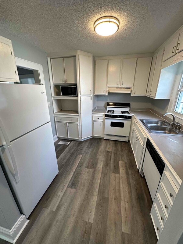 103 Oak Ave Unit A, Lexington, NC 27292 Room for Rent in Lexington