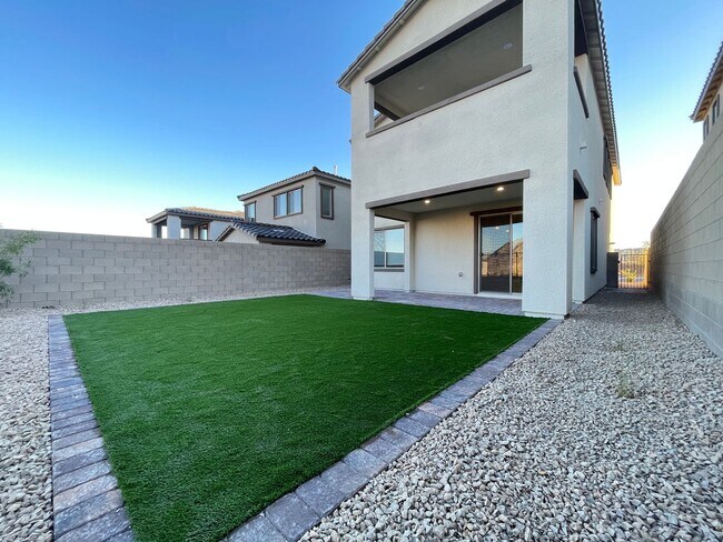 Foto del edificio - MOUNTAIN VIEWS, Gently lived in 4 bedroom 2.5 Bathrooms with Loft, home is a Must See!