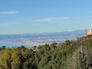 Building Photo - 28121 Highridge Rd