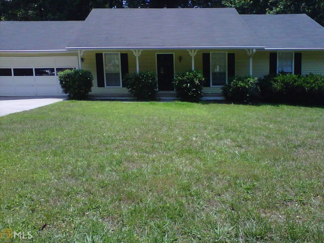 Primary Photo - 210 Barrington Dr W
