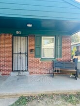 Building Photo - 806 Baltimore St