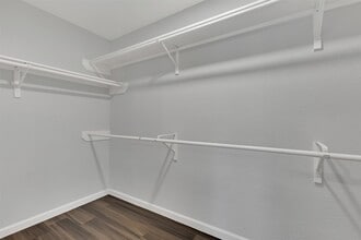 Building Photo - 6923 Creek Village Dr