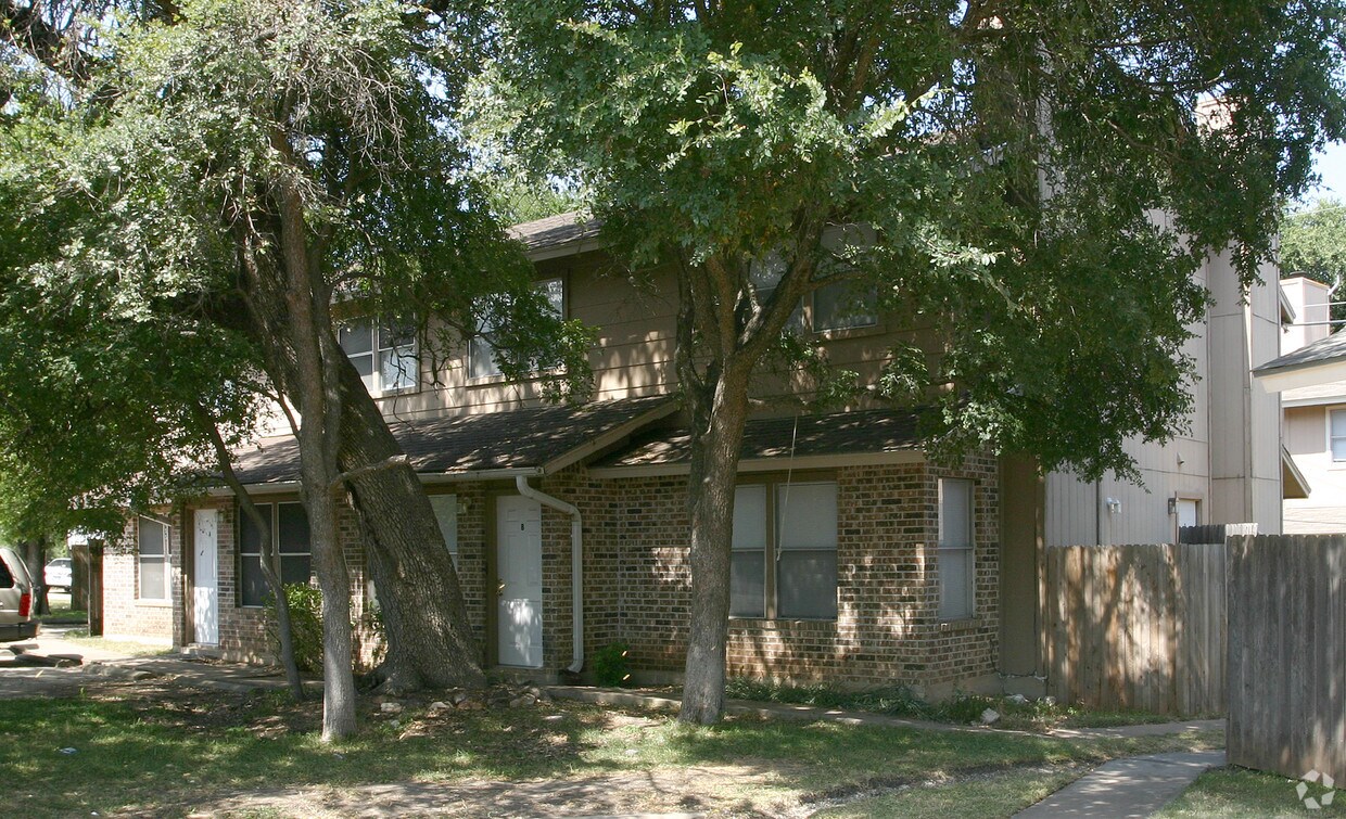  - 4415 Whispering Valley Dr