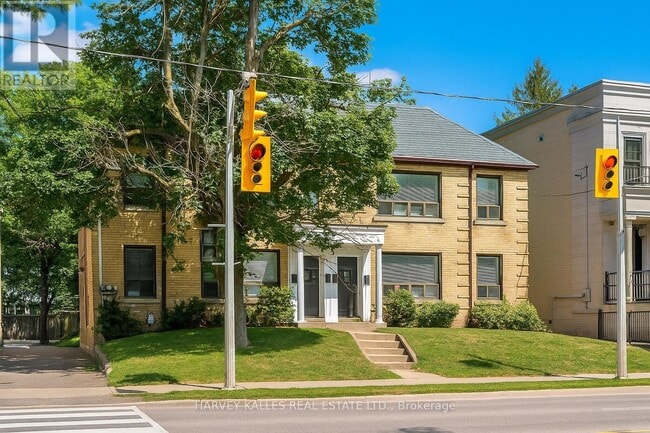 Building Photo - 1719-1719 Bathurst St