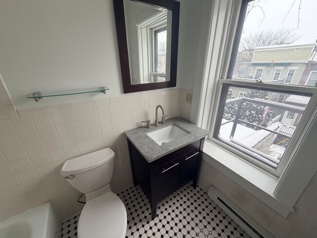 Building Photo - 285.5 Hudson Ave