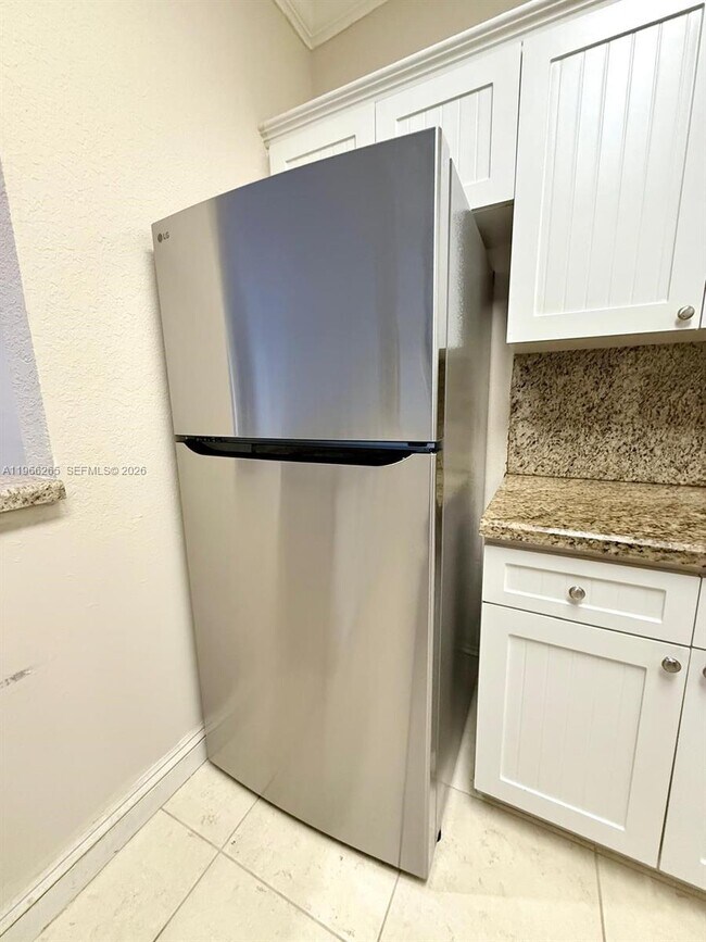 Foto del edificio - 801 NE 199th St