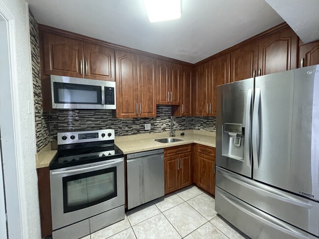 Foto del edificio - 821 NW 46th Ave