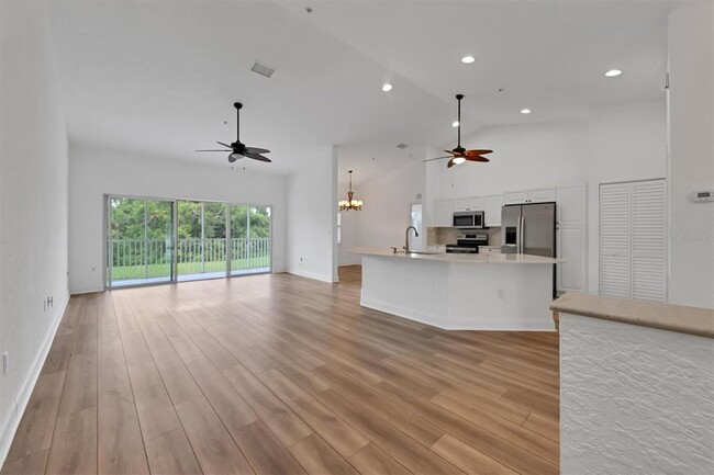 Building Photo - 7269 Fountain Palm Cir