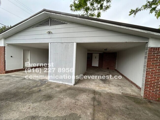 Building Photo - 421 Caffee St