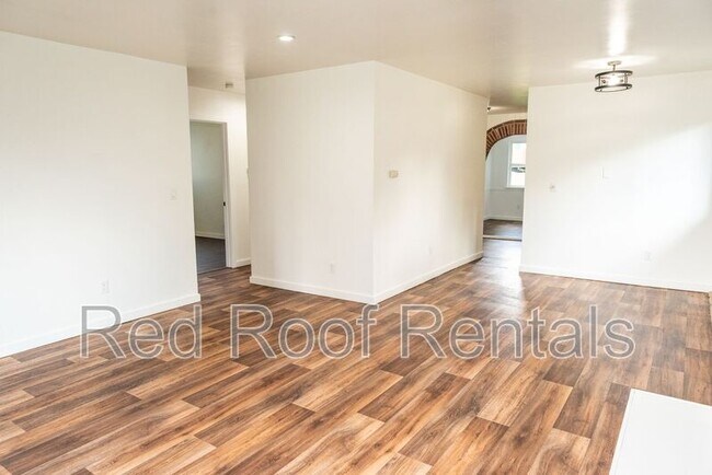 Foto del edificio - 4917 35th St NE