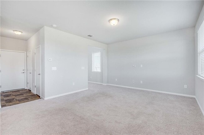 Foto del edificio - 741 Twisted Oaks Ln