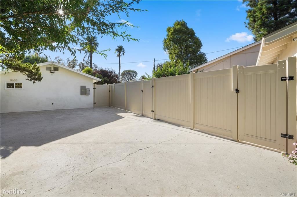 Primary Photo - 3 br, 2 bath House - 8653 Balcom Avenue