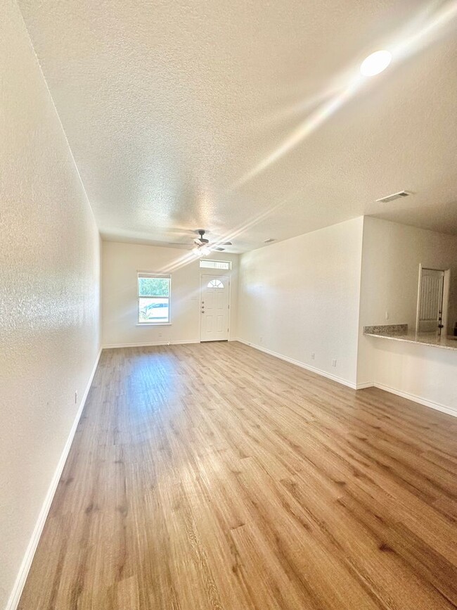 Building Photo - 3412 Abraham Dr