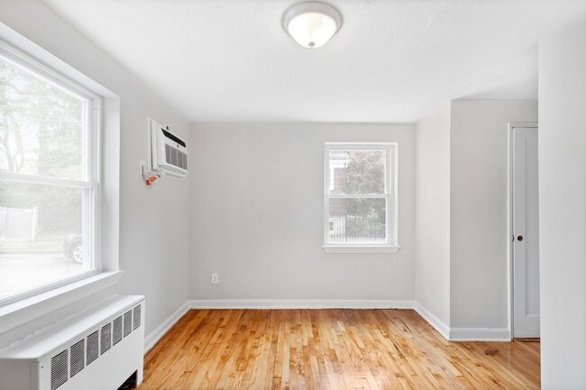 Building Photo - Montclair Court Apartments
