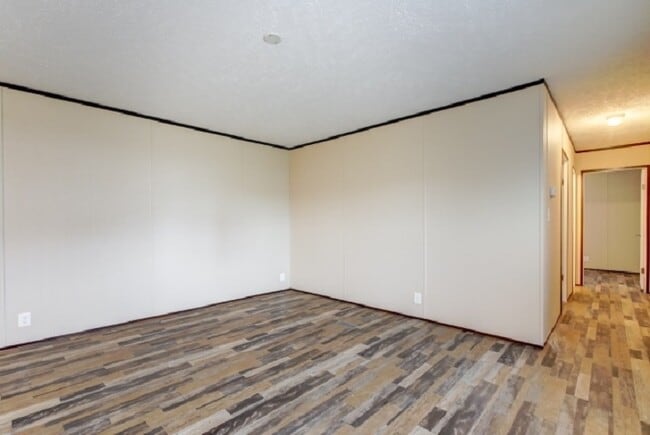 Building Photo - 106 Luart Dr