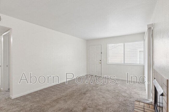 Foto del edificio - 2529 Greenwood Ln