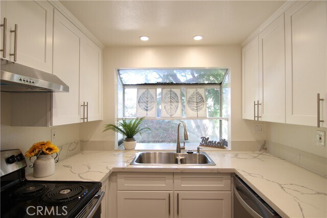 Building Photo - 357 Stanford Ct