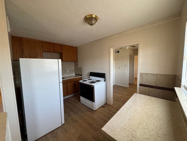 Building Photo - 940 S 15th St