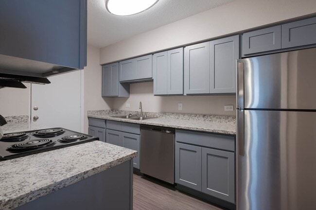 Building Photo - Esplanade at City Park