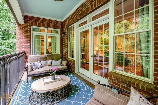 Foto del edificio - 3280 Stillhouse Ln SE