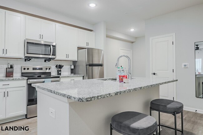 Foto del edificio - 1650 Harris Hill Rd