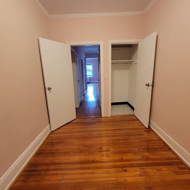 Foto del edificio - 41-31 162nd St