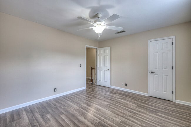 Building Photo - 200 N Royal Oaks Blvd