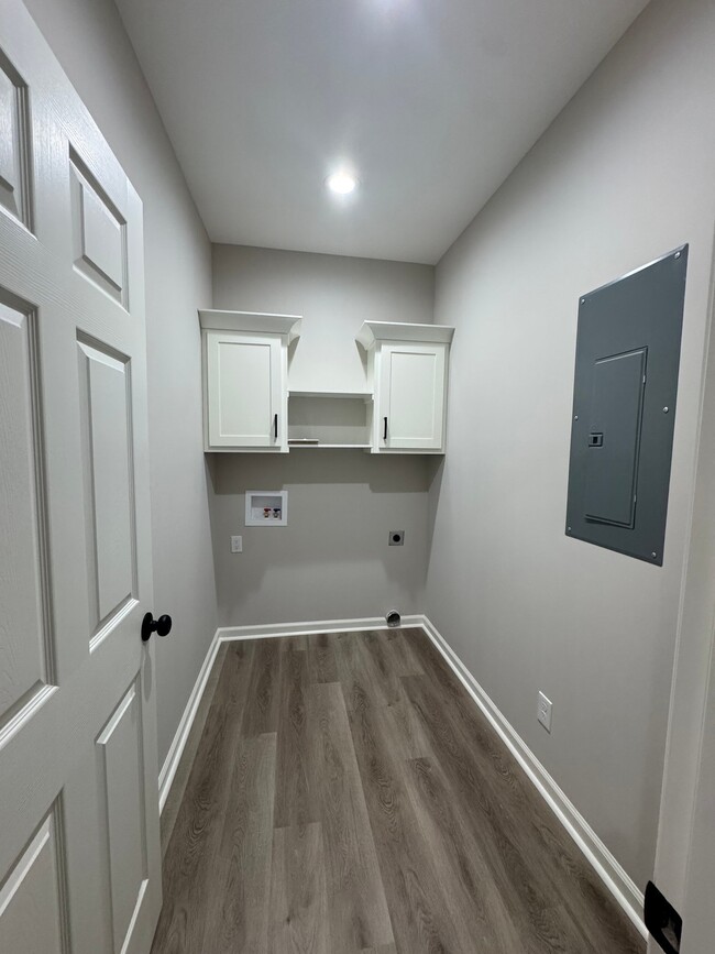 Building Photo - 456 Huffman Dr