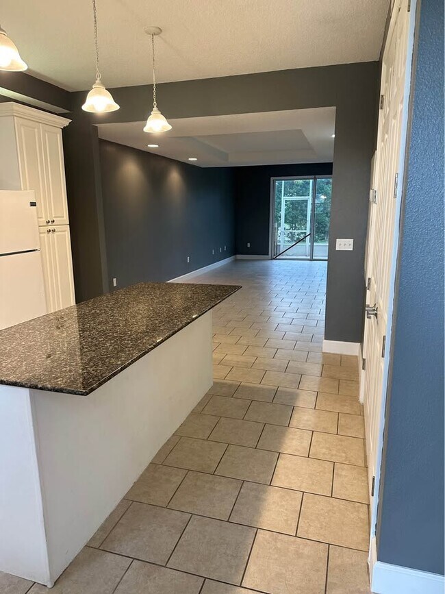 Building Photo - 617 Founders Dr