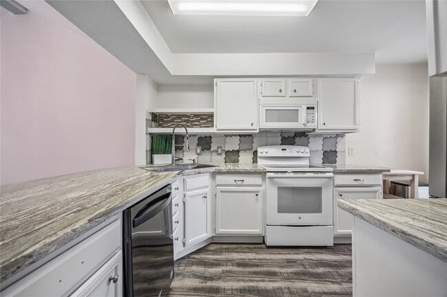 Building Photo - 763 Bering Dr