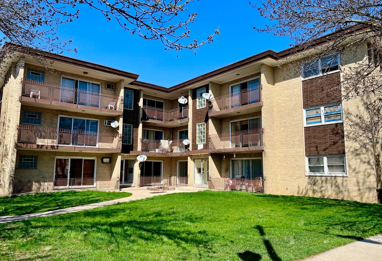 5859 S Francisco Ave Unit 2C, Chicago, IL 60629 Condo for Rent in Chicago, IL