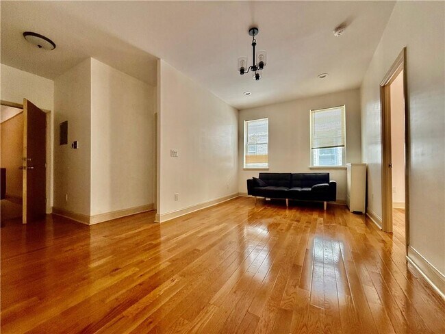 Foto del edificio - 1732 62nd St