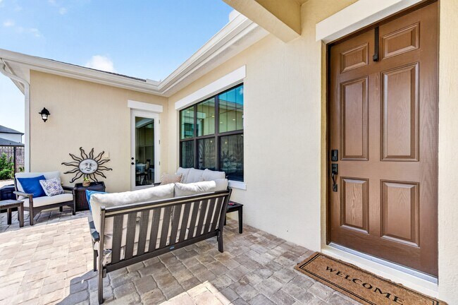 Foto del edificio - 8039 Allure Dr