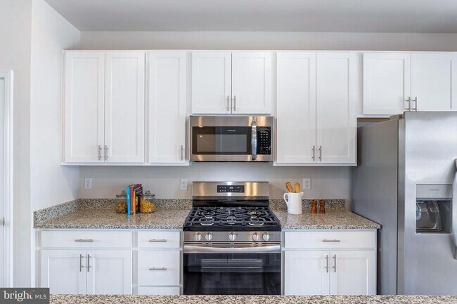 Foto del edificio - 5683 Glencoe Pl