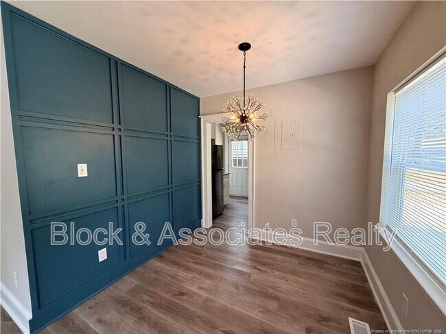 Foto del edificio - 122 Kensington Cir