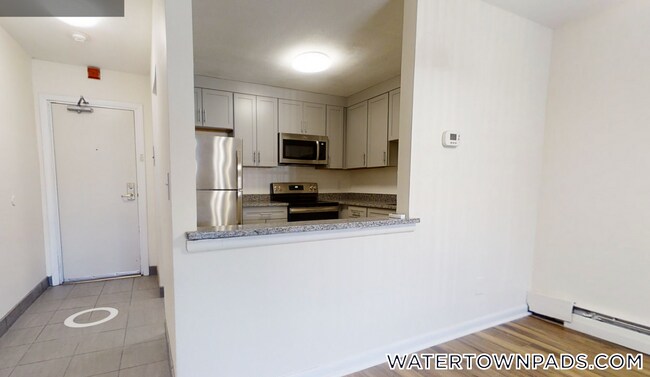 Foto del edificio - 24 Whites Ave