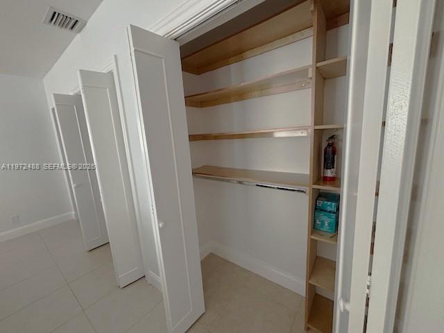 Foto del edificio - 3400 S Le Jeune Rd