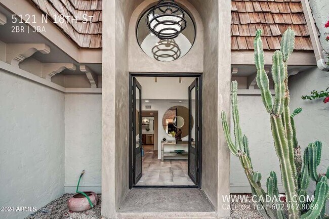 Foto del edificio - Stunning Biltmore 2 bed 3 bath home