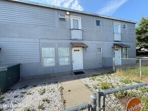 Building Photo - 912 N 10th Ave