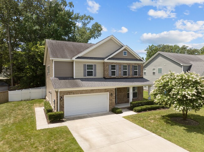 Building Photo - 525 Butterfly Dr