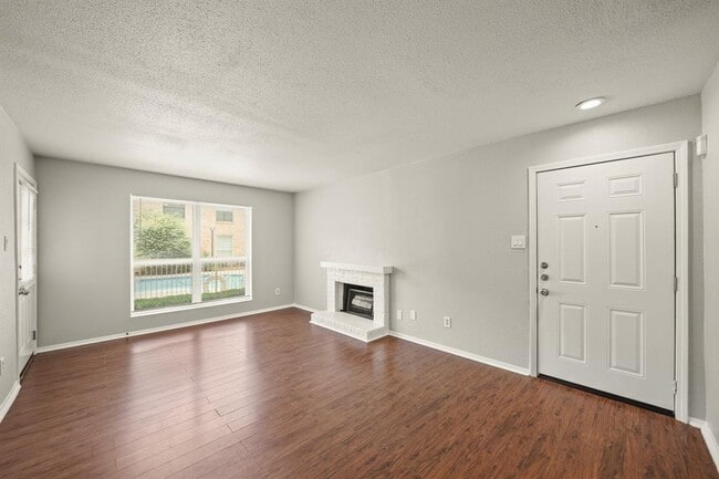 Building Photo - 2110 Wilcrest Dr