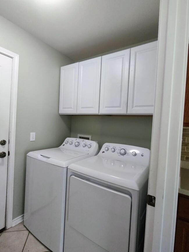 Foto del edificio - Beautiful 3 bedroom home ready for move in
