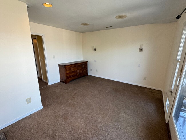 Building Photo - 130A Ripley St