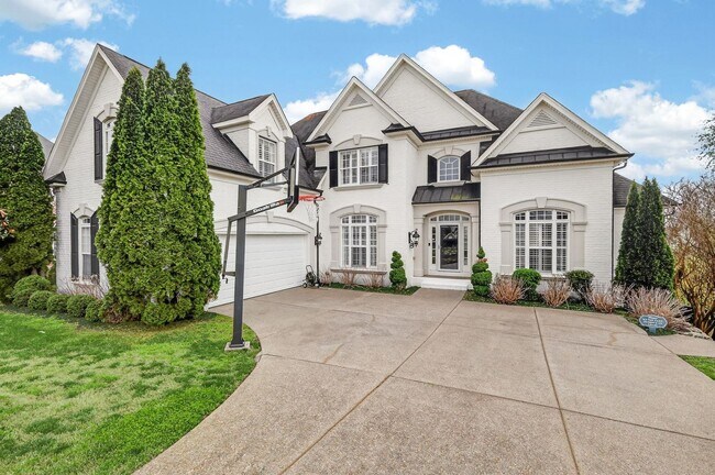 Foto del edificio - Beautiful 6BR Executive Brentwood Home with Pool