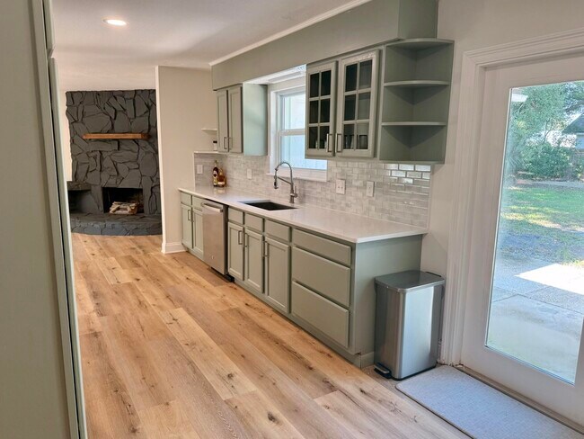 Foto del edificio - 215 Buck Dr NE