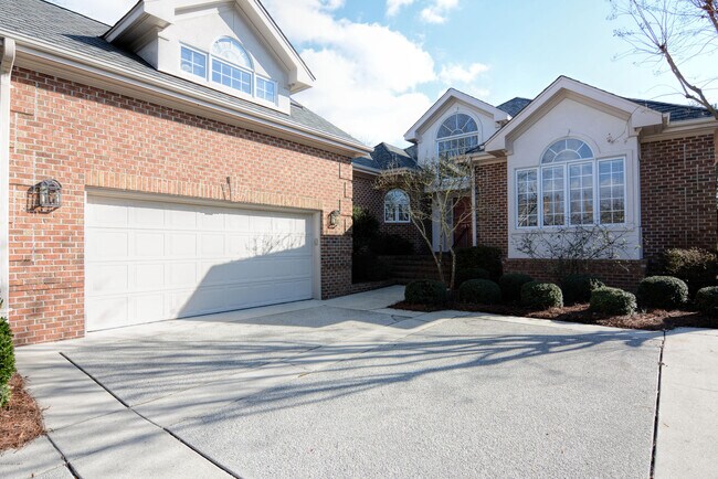 Building Photo - 912 Shoalcreek Pl
