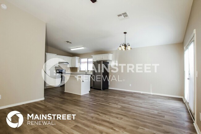 Building Photo - 8815 W Manzanita Dr