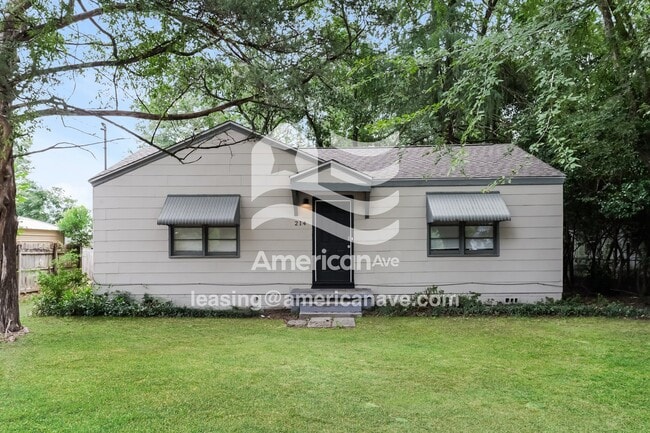 Building Photo - 214 Evergreen St